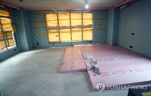 붕괴 건물 20층에 마련된 전진지휘소 휴게실