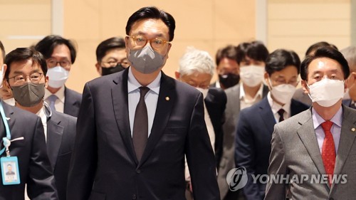 출국하는 한일정책협의단