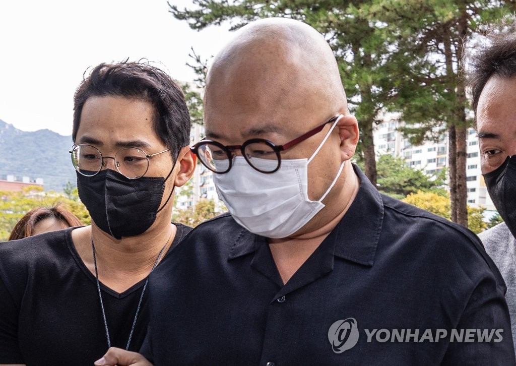 Don Spike appears for a court hearing on whether to issue an arrest warrant, held at the Seoul Northern District Court on Sept. 28, 2022. (Yonhap)