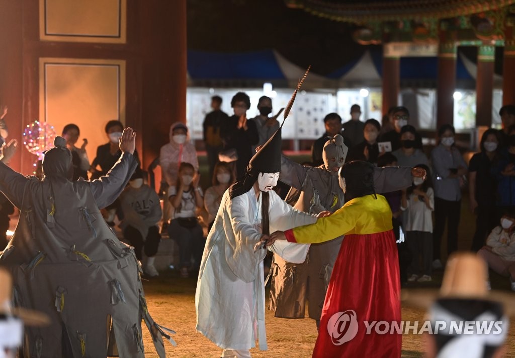 3년 만에 정상으로…강릉문화재야행 개막
