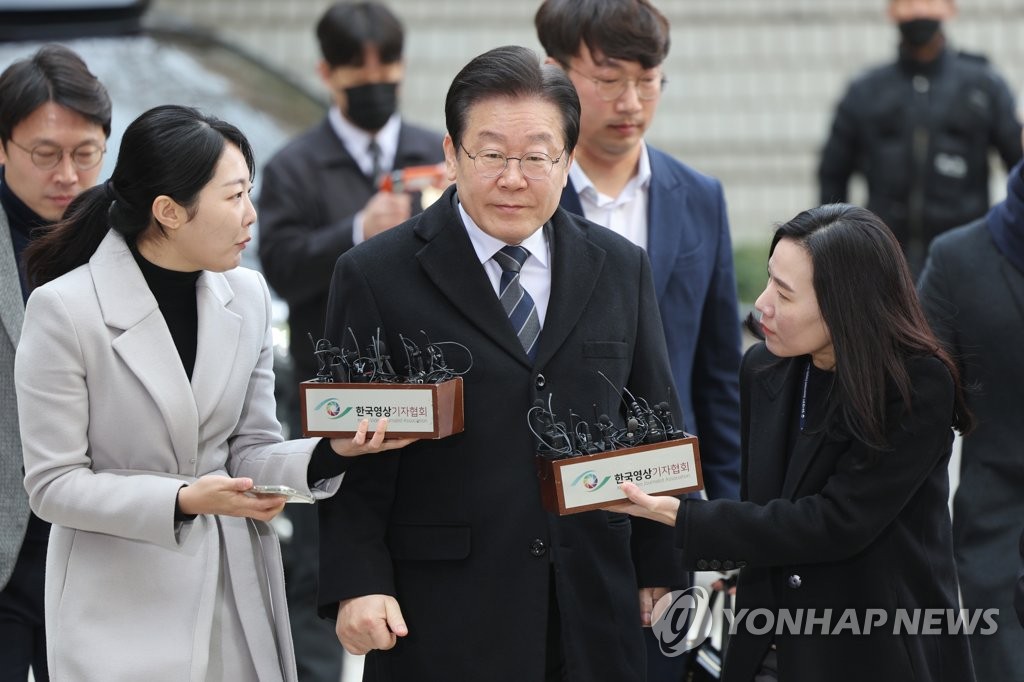 '공직선거법 위반 혐의' 이재명 2회 공판 출석