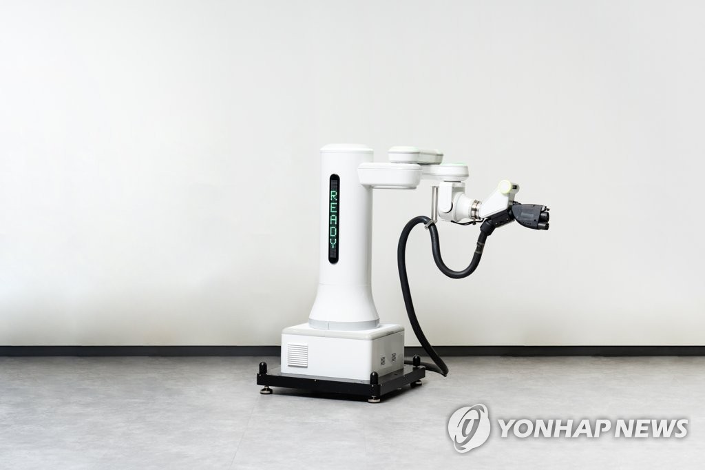 Hyundai presenta un robot de carga automática para vehículos eléctricos Hyundai presenta un robot de carga automática para vehículos eléctricos