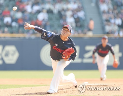 역투하는 롯데 선발 나균안