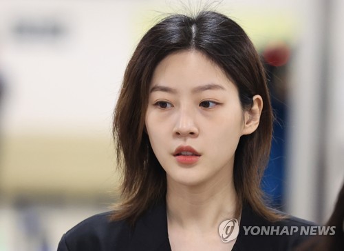 배우 김새론, 연극 '동치미' 하차…"건강상의 이유"