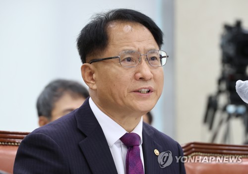 조은희 의원 질의에 답변하는 박찬진 선관위 사무총장