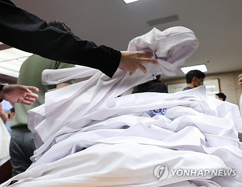 Two major hospitals in Seoul set to suspend outpatient clinics, surgeries