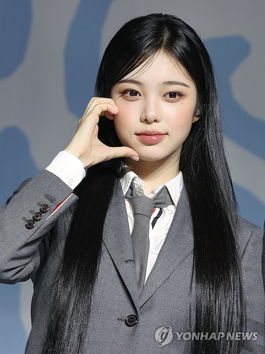 포즈 취하는 이안