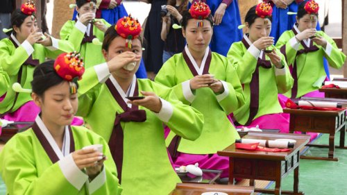 >'성년이 되는 날'… 부산 동래향교 전통 성년례