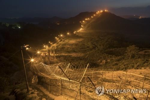 (جديد 2) الجيش الكوري الجنوبي: شخص مجهول عبر الحدود الشرقية بين الكوريتين إلى كوريا الشمالية ليلة السبت - 1