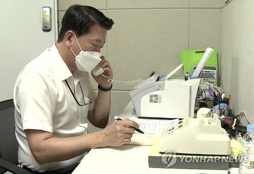 كوريا الشمالية تلتزم الصمت بشأن عرض كوريا الجنوبية لإجراء محادثات حول كوفيد-19