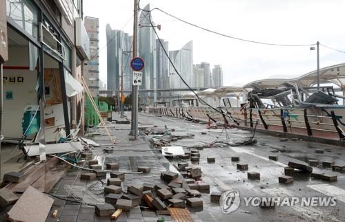 إعصار «هينامنور» يغادر كوريا الجنوبية مخلفا 3 قتلى و8 مفقودين - 4
