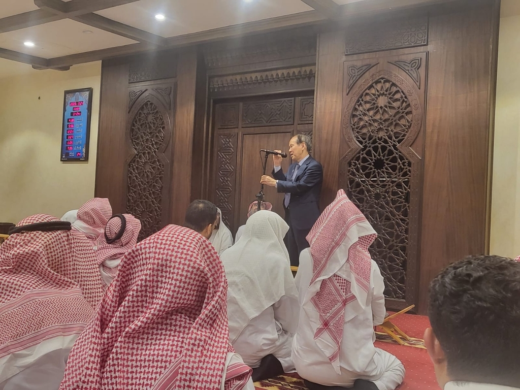 (مقابلة يونهاب) الأستاذ تشوي يونج-كيل الحاصل على جائزة الملك فيصل للعام 2023 لخدمة الإسلام - 7