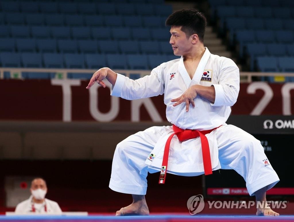 东奥空手道韩国朴喜俊憾失男子个人型铜牌| Yonhap News Agency