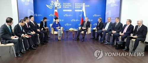 (2nd LD) Park, Putin agree to strengthen strategic communication amid THAAD tension - 1