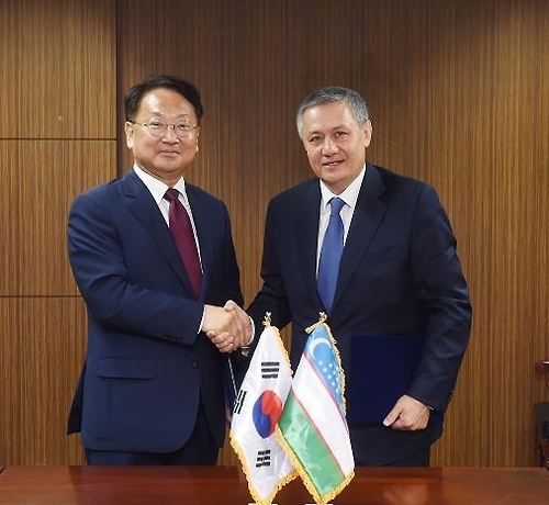 (LEAD) S. Korea, Uzbekistan sign MOU to cooperate in infrastructure projects