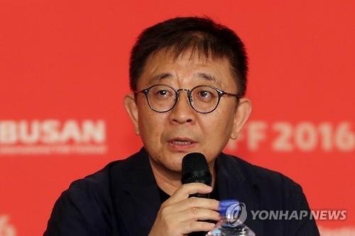 Director Zhang Lu speaks during a news conference for "A Quiet Dream" at the Busan International Film Festival on Oct. 6, 2016. (Yonhap)
