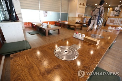 This photo, taken on Sept. 28, 2016, shows an empty restaurant near a government complex in Sejong City, about 120 kilometers south of Seoul. (Yonhap)