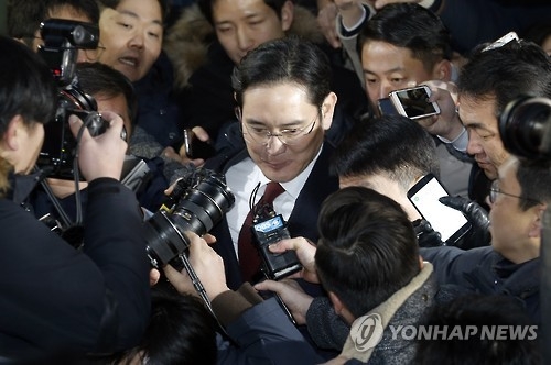 Samsung urges court not to approve arrest warrant against Lee