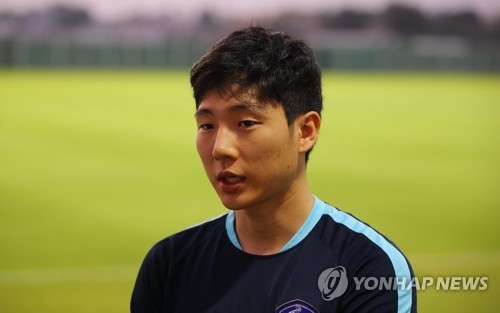 South Korean attacking midfielder Nam Tae-hee speaks to reporters before training at a football field in Ras Al Khaimah, the United Arab Emirates, on June 4, 2017. (Yonhap)