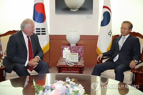 Senior officials of S. Korea, U.S. meet to prepare for Moon-Trump summit - 1