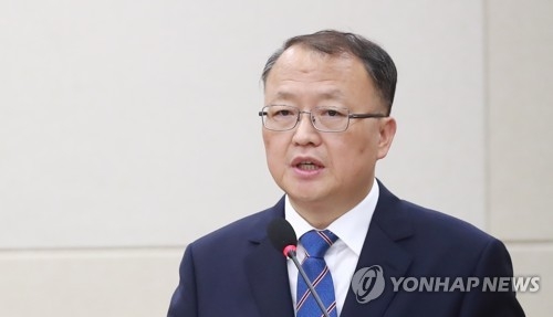 Han Seung-hee, the designate for the National Tax Service commissioner, speaks during a parliamentary confirmation hearing at the National Assembly in Seoul on June 26, 2017. (Yonhap)