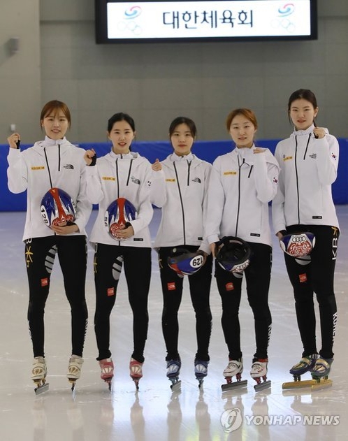 South Korea's female short track speed skaters pose at a press conference in Jincheon on Jan. 10, 2018. (Yonhap)