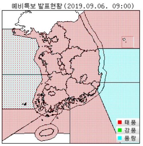 This map provided by the Korea Meteorological Agency on Sept. 6, 2019, shows the areas (in red) that are forecast to be affected by Typhoon Lingling, according to a preliminary typhoon warning. (PHOTO NOT FOR SALE) (Yonhap)