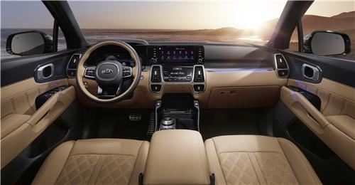 This photo provided by Kia shows the interior design of the new Sorento SUV. (PHOTO NOT FOR SALE) (Yonhap)