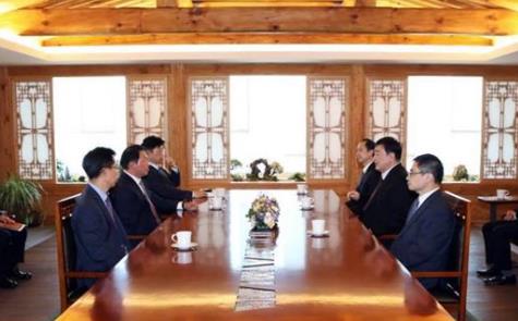 Chinese ambassador meets with SK Group chief