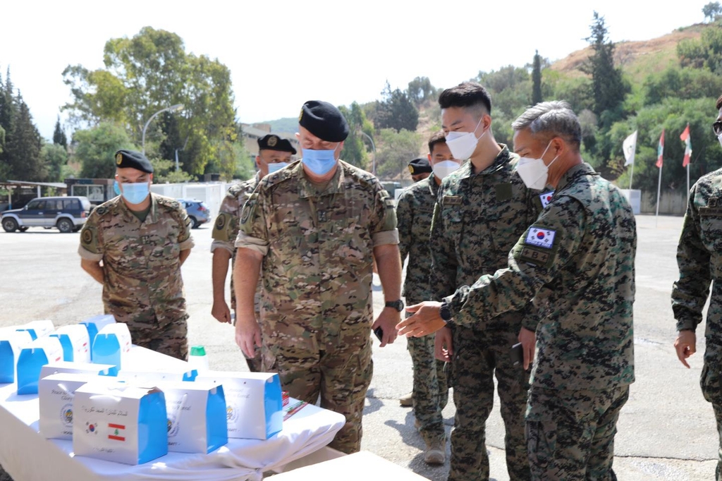 S. Korea provides emergency relief items to explosion-hit Lebanon