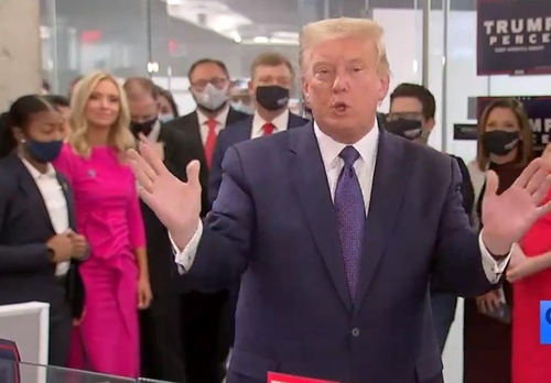 The captured image from the website of U.S. cable news network C-Span shows U.S. President Donald Trump speaking during a visit to a party campaign headquarters in Arlington, Virginia, on Nov. 3, 2020. (PHOTO NOT FOR SALE) (Yonhap)