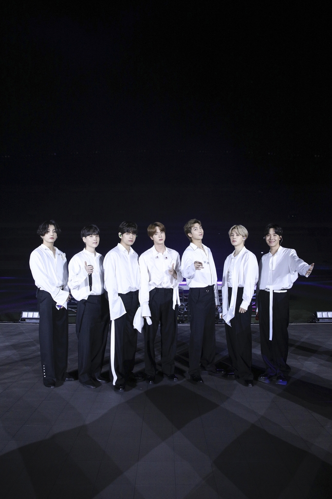 This photo, provided by Big Hit Entertainment, shows BTS onstage during the 2020 American Music Awards held in Los Angeles on Sunday (U.S. time). BTS joined from Seoul. (PHOTO NOT FOR SALE) (Yonhap)