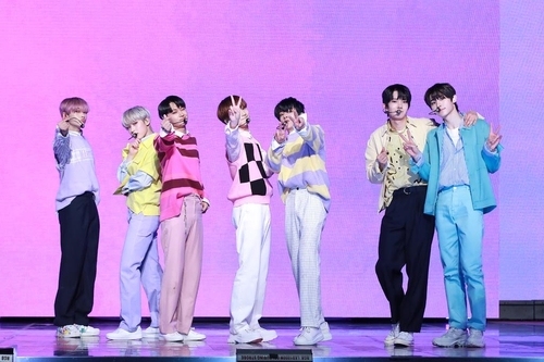 This photo, provided by Belift Lab, shows K-pop boy band Enhypen during a media showcase held in Seoul on April 27, 2021. (PHOTO NOT FOR SALE) (Yonhap)