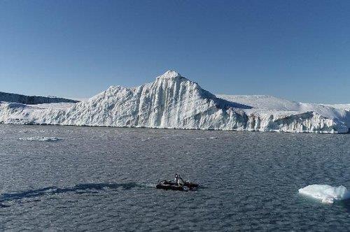 This photo provided by the Korea Hydrographic and Oceanographic Agency on Dec. 2, 2021, shows an unmanned research ship used to explore polar regions. (PHOTO NOT FOR SALE) (Yonhap)