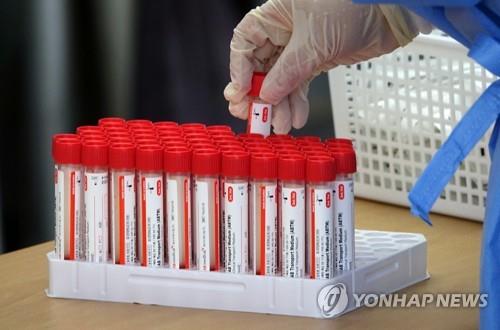 (2nd LD) S. Korea's new COVID-19 cases rebound to near 10,000, deaths drop to 9-month low