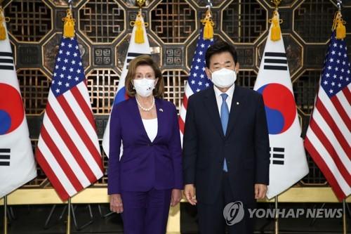 (2nd LD) Kim, Pelosi agree to support efforts for denuclearization of N. Korea