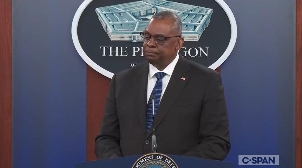 Secretary of Defense Lloyd Austin is seen answering questions during a press briefing at the Pentagon in Washington on Oct. 27, 2022 on the release of the U.S. National Defense Strategy in this image captured from the website of U.S. news network C-Span. (PHOTO NOT FOR SALE) (Yonhap)
