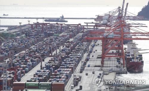 (LEAD) S. Korea's exports log steeper on-year fall in November