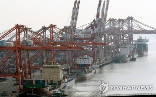 (2nd LD) S. Korea logs record high exports, largest ever trade deficit in 2022