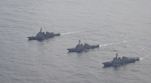 (2nd LD) S. Korea, U.S., Japan hold trilateral missile defense drills in East Sea amid N.K. threats