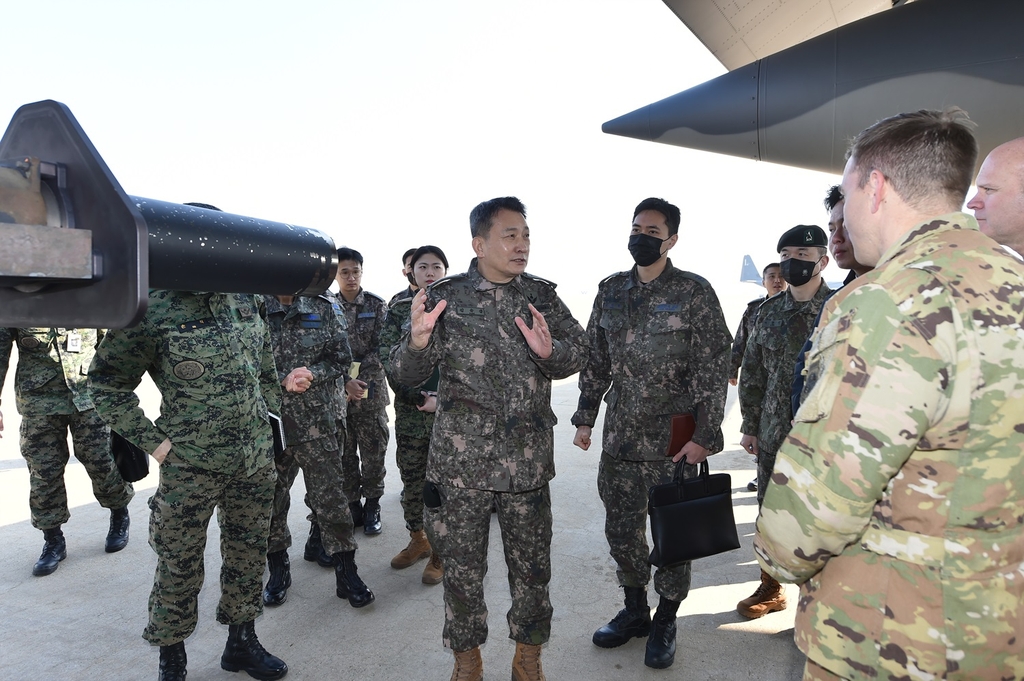 JCS chief inspects allies' special ops drills, calls for accurate strike capabilities