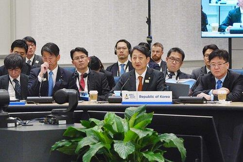 Trade Minister Ahn Duk-guen (2nd from R) attends the Asia Pacific Economic Cooperation trade ministers meeting in Detroit, the United States, on May 25, 2023 (PHOTO NOT FOR SALE) (Yonhap)