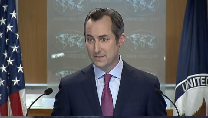 En esta imagen capturada, se ve al secretario de Prensa del Departamento de Estado, Matthew Miller, respondiendo preguntas durante una conferencia de prensa diaria en el departamento de estado en Washington el 14 de junio de 2023.  (Yonhap)