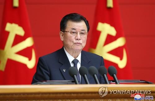 Esta foto de archivo, publicada por la agencia de noticias estatal de Corea del Norte el 6 de marzo de 2021, muestra a O Su-yong, el secretario del partido norcoreano a cargo de los asuntos económicos.  (Para uso exclusivo en la República de Corea. Sin redistribución) (Yonhap)