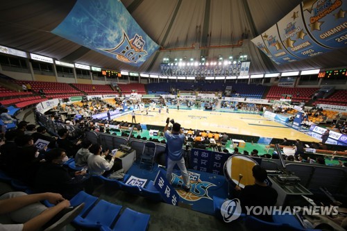 This file photo shows the Jeonju Gymnasium, which was the professional basketball team KCC Egis' home stadium. (Yonhap)
