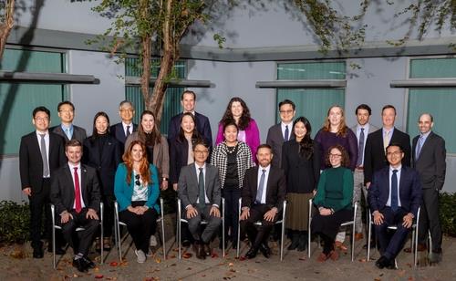 Esta foto muestra la séptima reunión del Grupo de Trabajo de Seguridad Nuclear entre Corea del Sur y Estados Unidos celebrada en el Laboratorio Nacional Lawrence Livermore en California, proporcionada por el Ministerio de Asuntos Exteriores de Seúl el 15 de noviembre de 2024. (FOTO NO A LA VENTA) (Yonhap)