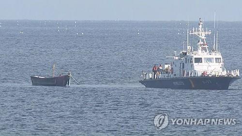 (URGENT) S. Korea repatriates 6 N. Koreans rescued at sea across eastern maritime border