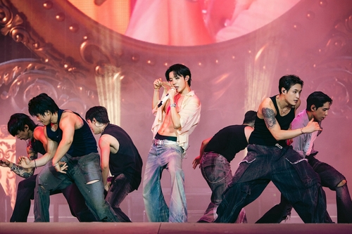 BTS' J-Hope electrifies Lollapalooza Berlin | Yonhap News Agency