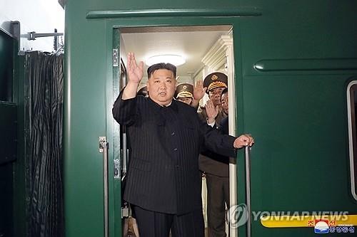 (LEAD) N.K. leader Kim departs for Beijing by private train to attend China's Victory Day anniv.: KCNA