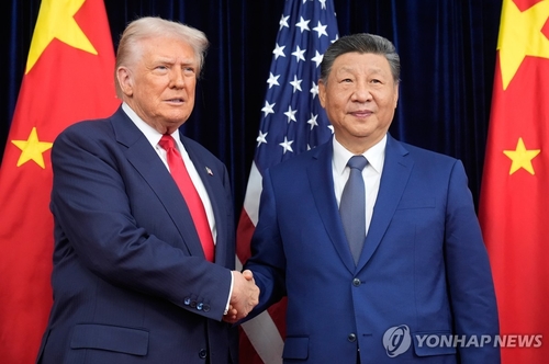 (3rd LD) [APEC 2025] Trump, Xi hold high-stakes summit amid trade war